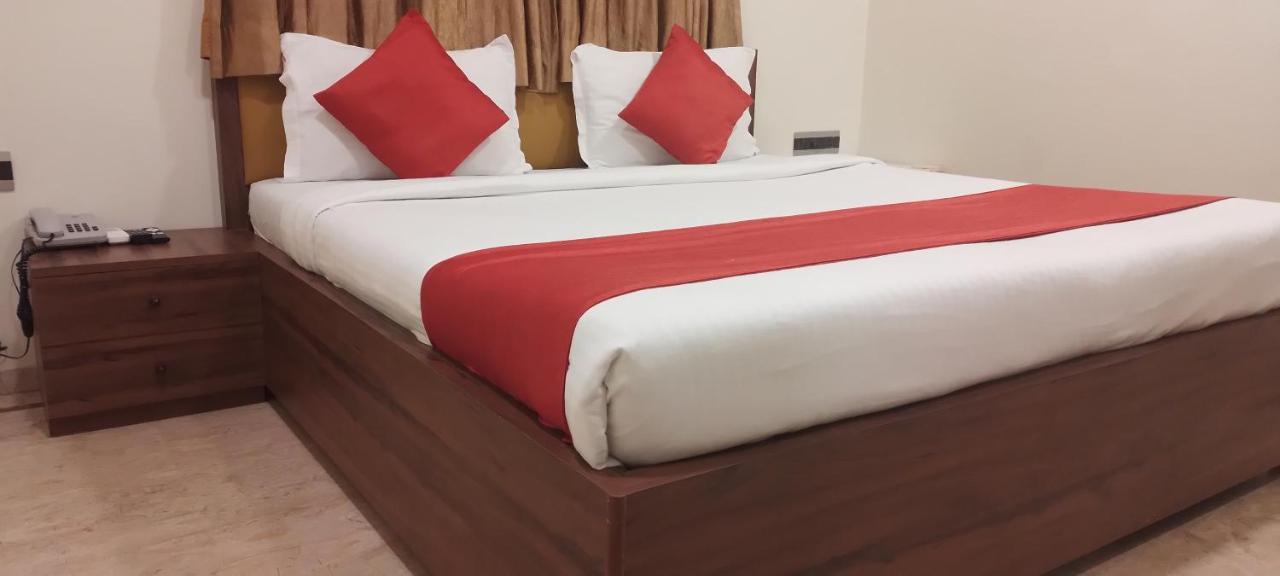 Shine Hospitality Palace Mumbai Ngoại thất bức ảnh