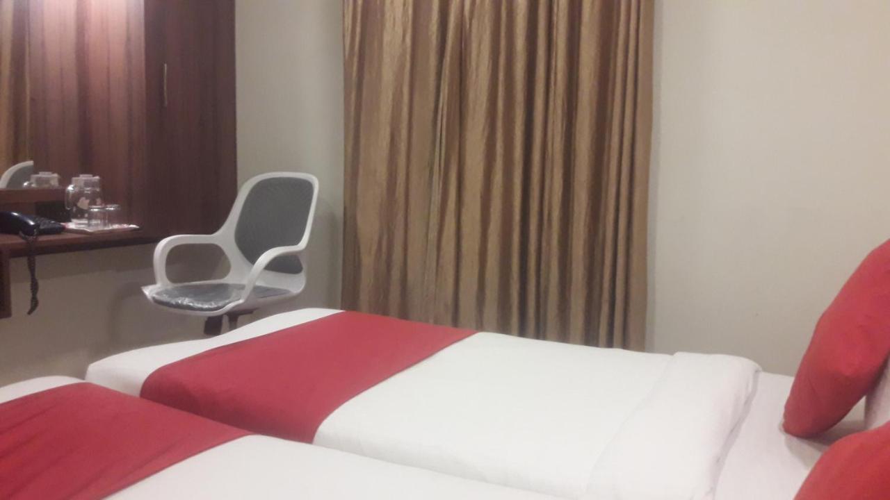 Shine Hospitality Palace Mumbai Ngoại thất bức ảnh